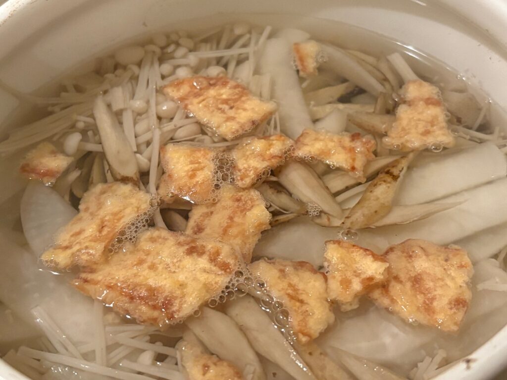 イカ天を入れた味噌汁の調理過程